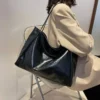 [順豐包郵] Women Tote Bag Fashion Underarm Pouch Large Capacity Soft Pu Leather Shoulder Bag Retro Crossbody Bag Casual Portable BucketBags - Image 3